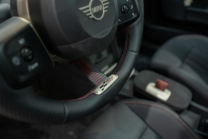 Mini Cooper JCW 2.0 170 kW - fotka 14 z 30
