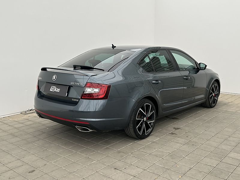 Škoda Octavia 2.0 TSI RS - fotka 5 z 35
