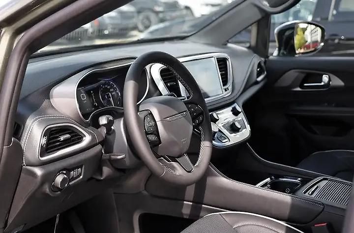 Chrysler Pacifica (2026) Nová 2027 na cestě do ČR AWD - fotka 5 z 6