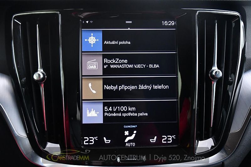 Volvo V60 2,0 T6 186kW PHEV TWIN ENGINE - fotka 36 z 51