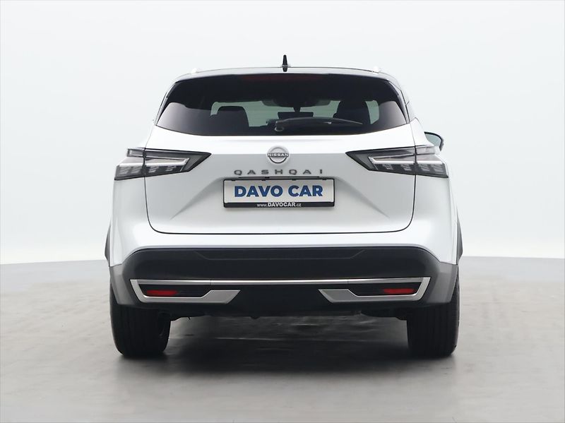 Nissan Qashqai 1,3 DIG-T 116kW Tekna 4WD CZ Z - fotka 6 z 42