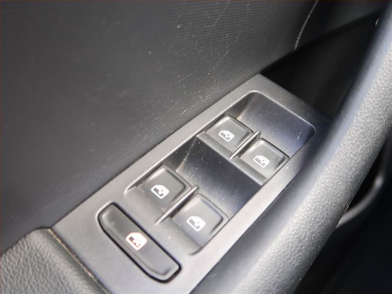 Škoda Rapid (2018) Drive 1.0 TSI, Xenony - fotka 16 z 17