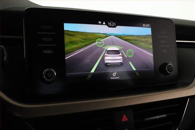 Škoda Kamiq (2021) 1.0 TSI, Automat, Tempomat - fotka 15 z 18