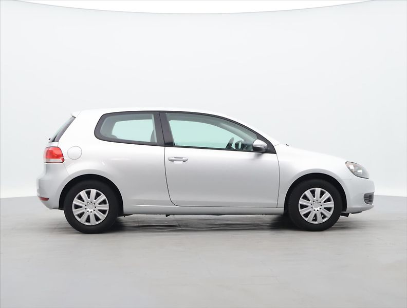 Volkswagen Golf 1,4 16V 59kW Klima Trendline - fotka 8 z 27