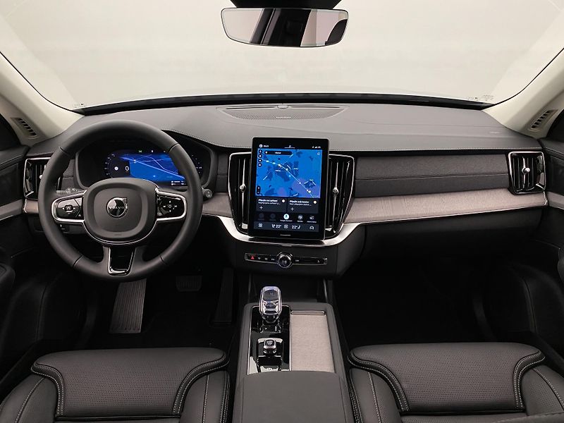 Volvo XC90 (2026) T8 AWD Plug-in BRIGHT PLUS 7m - fotka 2 z 73