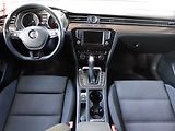 Volkswagen Passat (2015) 2.0 TDi, DSG, park.asist - náhled 8