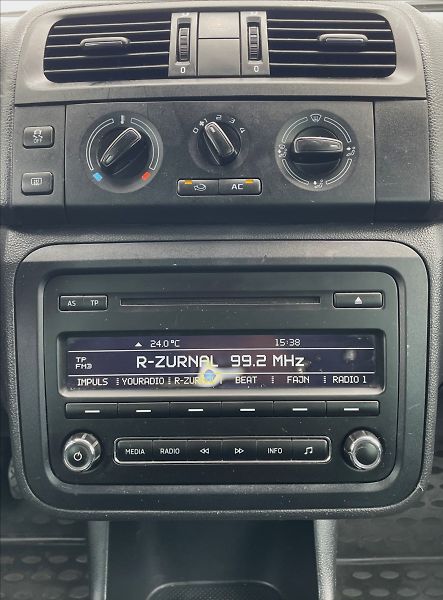 Škoda Roomster 1,2 TSi,63kW,STK 6/27 - fotka 14 z 21