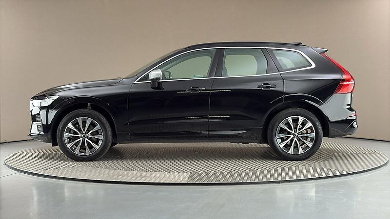 Volvo XC60 2.0 B4 AUT AWD Momentum Pro - fotka 4 z 31