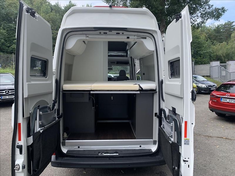 Volkswagen Grand California - fotka 16 z 19