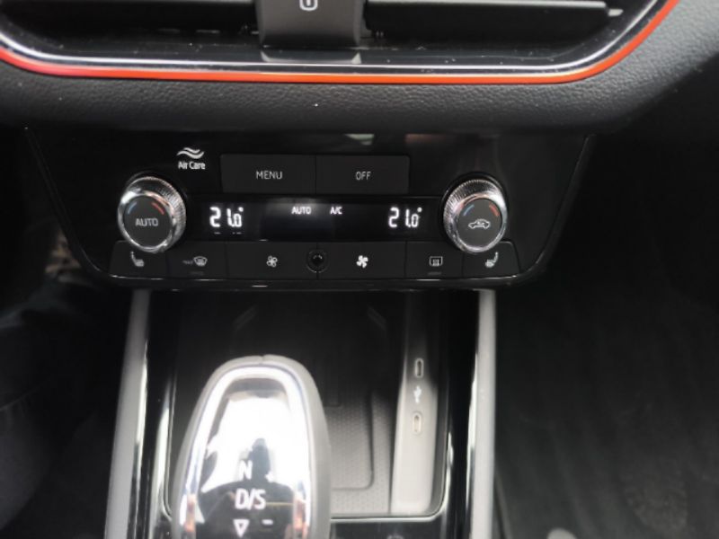 Škoda Scala 1.0TSi 85kW DSG Monte Carlo - fotka 14 z 22