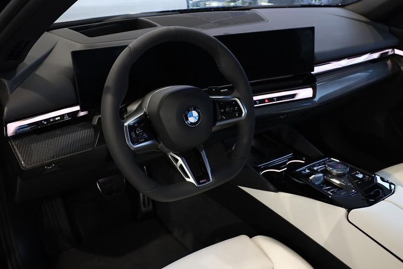 BMW Řada 5 520d xDrive - fotka 2 z 18
