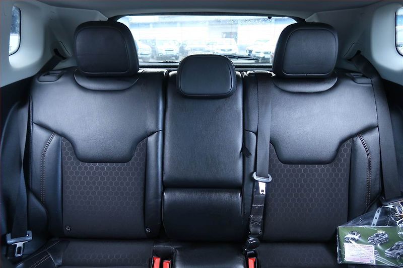 Jeep Compass (2020) 1.4 MultiAir, 4X4, Automat - fotka 10 z 24