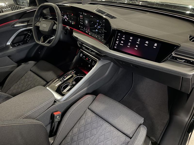 Audi Q5 (2026) SB TFSI 150kW 4X4 SLINE R20 3D - fotka 32 z 45