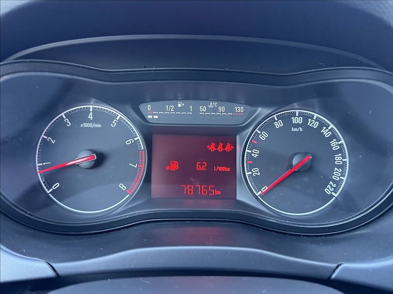Opel Corsa 1,2 i,51kW,DRIVE,1.maj,původČR - fotka 29 z 50