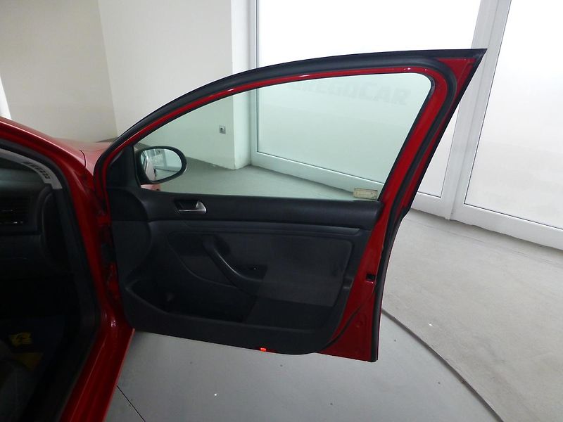 Volkswagen Golf (2006) 1,4 16V*KLIMATIZACE**NEW-ČR - fotka 15 z 26