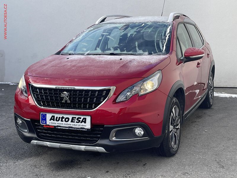 Peugeot 2008 (2018) 1.2 PT, Allure, AT, panor - fotka 3 z 18