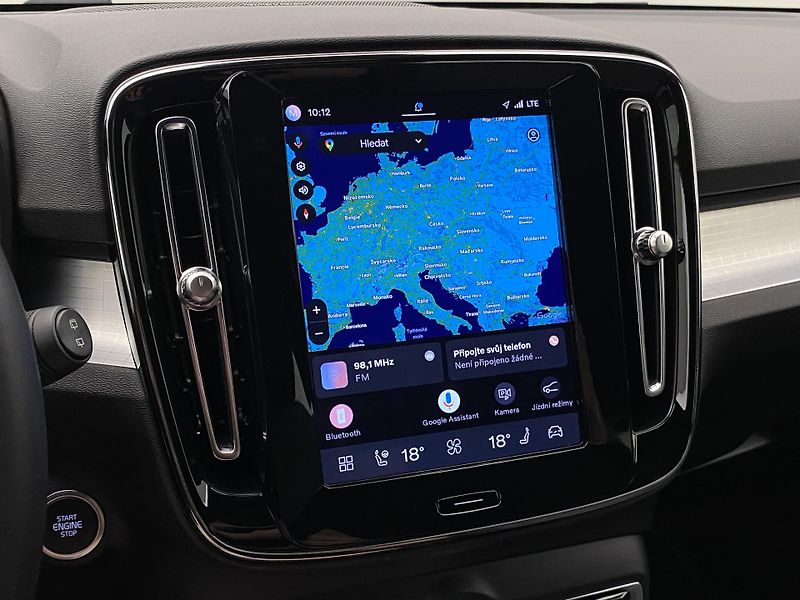 Volvo XC40 B4 BRIGHT PLUS AUT CZ - fotka 54 z 56