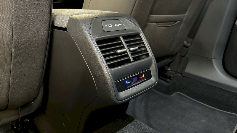Škoda Superb (2025) Selection iV 1.5 TSI 150kW DSG - fotka 20 z 34