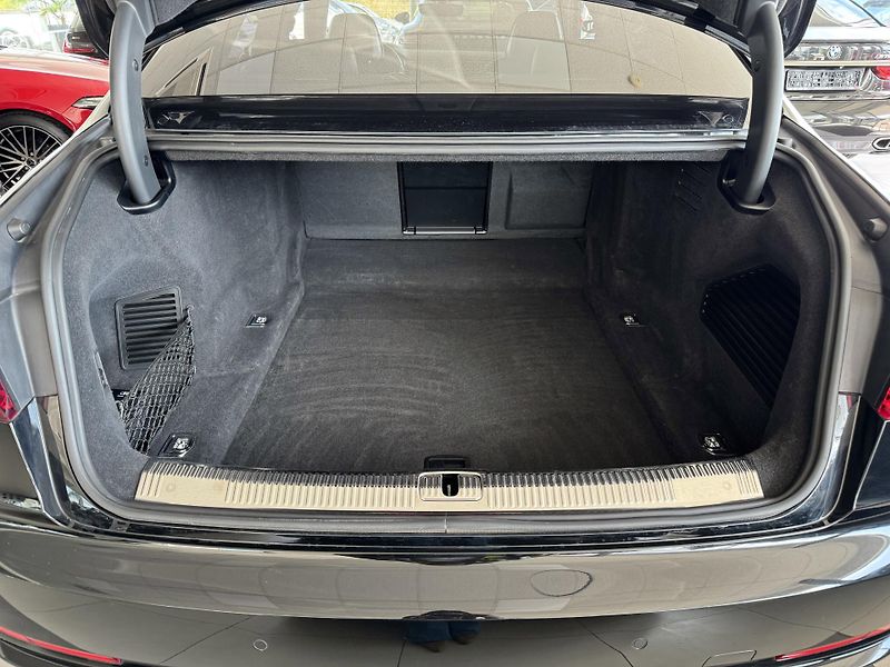 Audi S8 4,0TFSI Quattro*420kW*Webasto - fotka 39 z 42