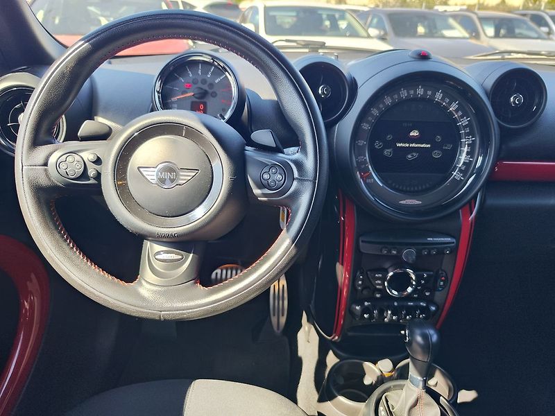 Mini Cooper 1.6/160kW - fotka 12 z 27