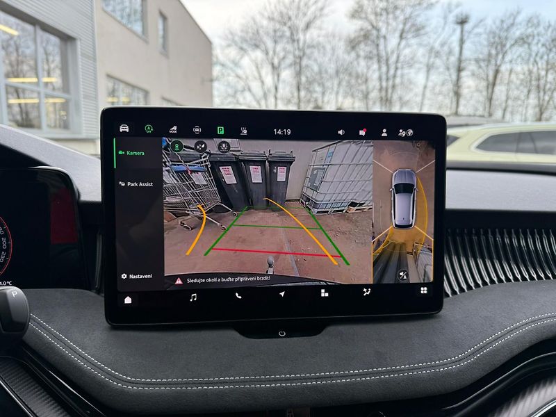 Škoda Superb Sportline 2,0 TDI 142 kW DSG 4 - fotka 12 z 28