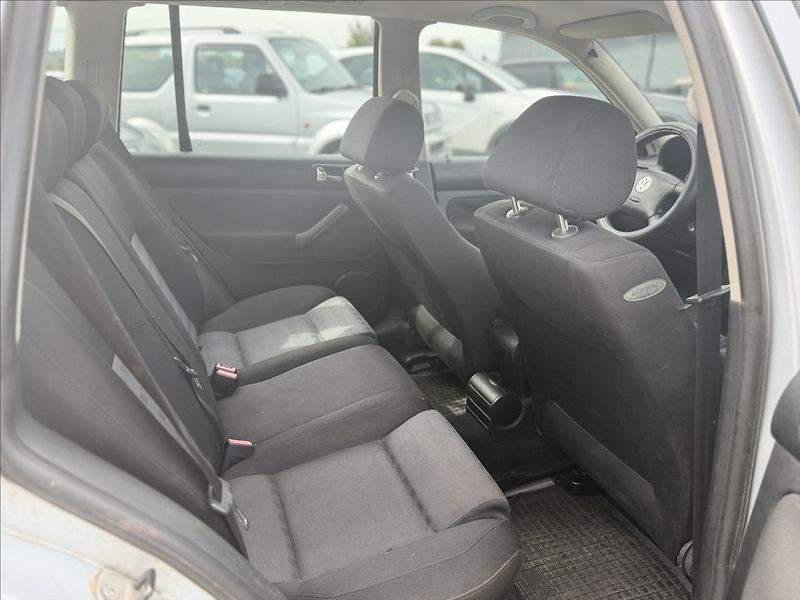 Volkswagen Golf 1,9 TDI 74kW - fotka 21 z 24