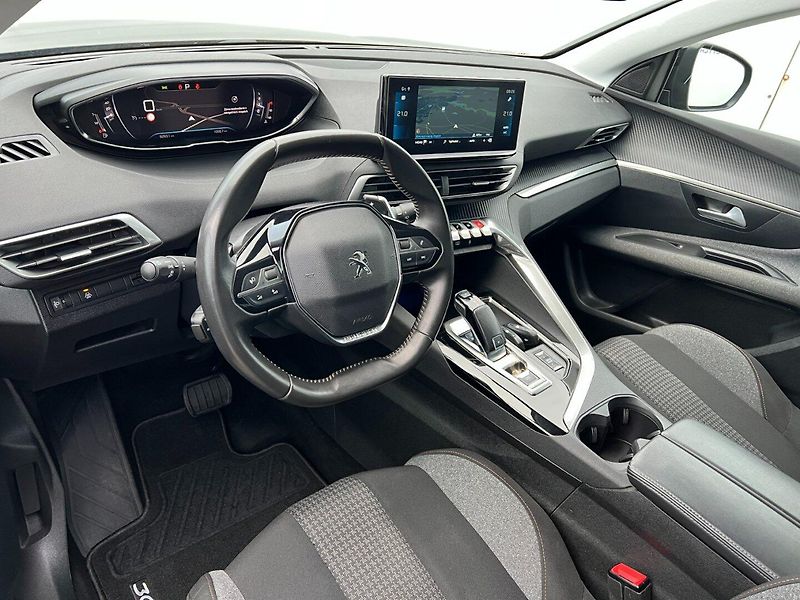 Peugeot 3008 (2022) 1.2PT 96kW! Navi! Full LED! - fotka 12 z 34