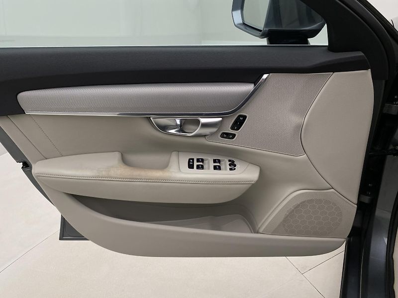 Volvo V90 D5 AWD INSCRIPTION AUT CZ - fotka 7 z 50