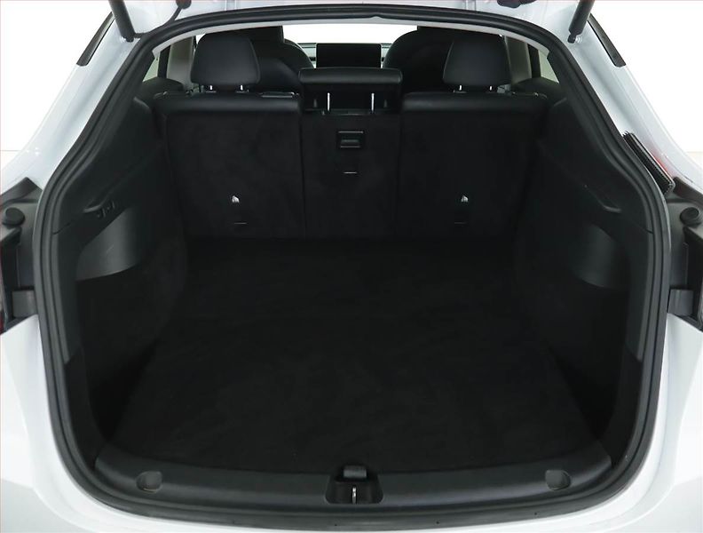 Tesla Model Y (2022) Long Range AWD 79kWh, SoH 92% - fotka 14 z 21