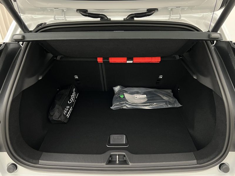 Volvo EX30 (2026) P8 AWD electric PLUS REZERVACE - fotka 6 z 45