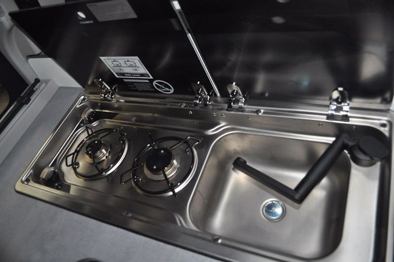 Ford Transit Custom Nugget Titanium 125kW Automat - fotka 19 z 25