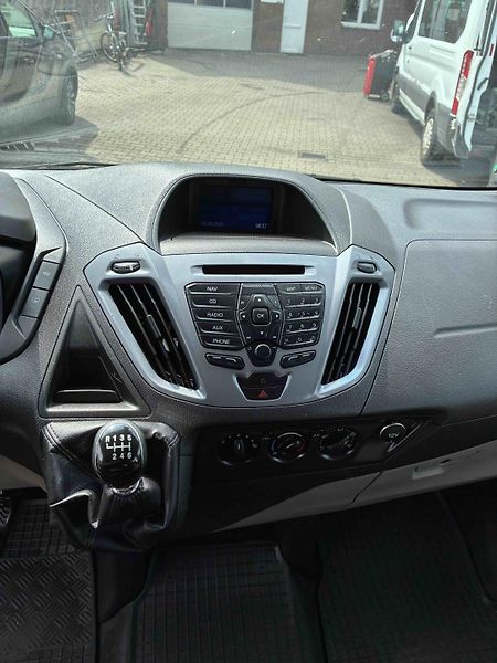 Ford Tourneo Custom (2015) L1-H1 KLIMA + TZ - fotka 9 z 13