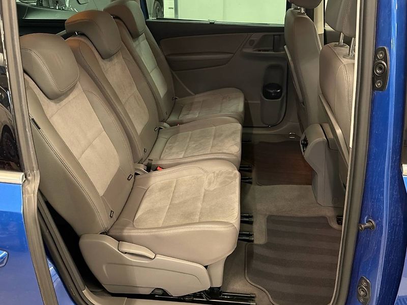 Volkswagen Sharan (2018) 2.0 TDI 7DSG 4MOTION Highline - fotka 18 z 27