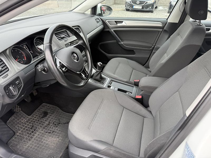 Volkswagen Golf 1.2TSi 77kW ČR - fotka 9 z 17