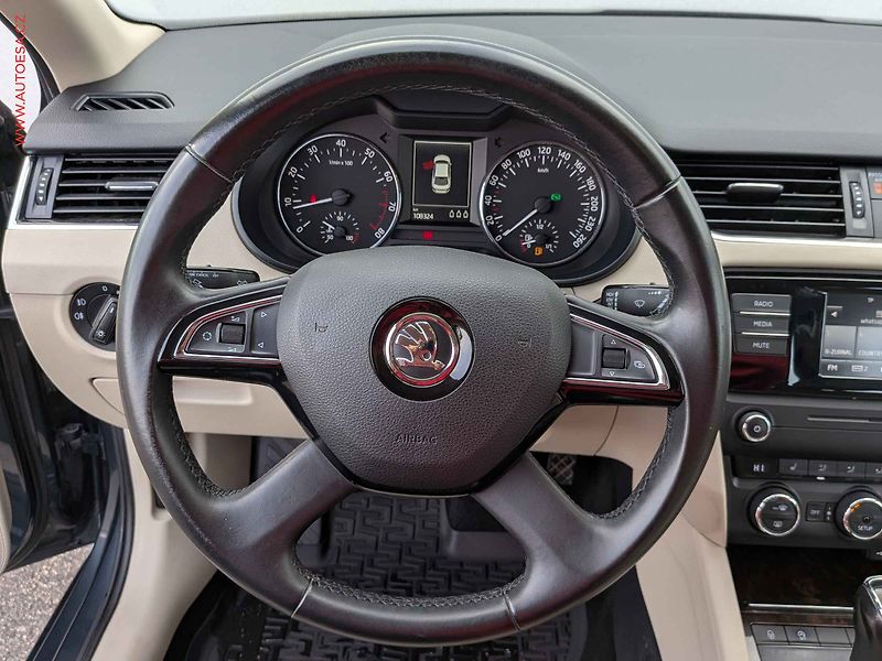 Škoda Octavia (2015) 1.8TSi, ČR, Elegance, DSG - fotka 13 z 13