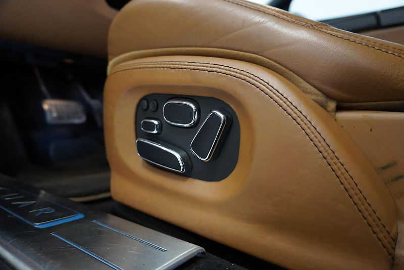 Jaguar XJ (2012) XJ  3,0D V6 AUTOMAT - fotka 15 z 39