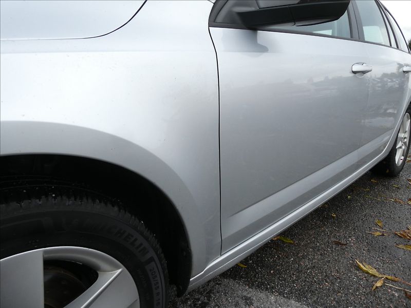 Škoda Octavia 1,4 TSi 110kW DSG, 2x Alu kola - fotka 15 z 42