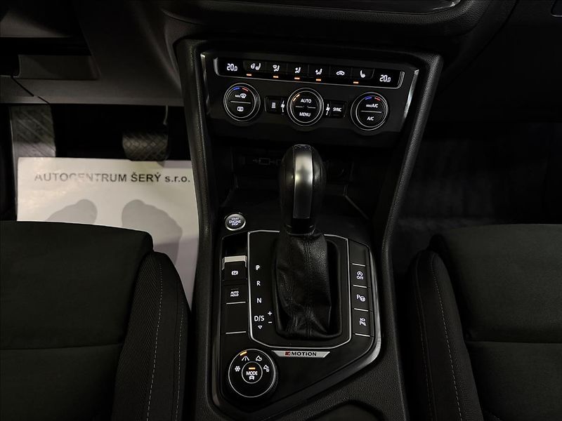 Volkswagen Tiguan Allspace 2.0TDI 140kW 4M R-LINE NEZ-TOP - fotka 30 z 49