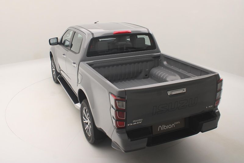 Isuzu D-Max (2026) Double Cab 2,2 LS 4x4 AUT - fotka 8 z 27
