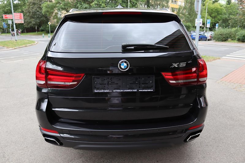 BMW X5 XDRIVE 40e F15 230kW DPH - fotka 9 z 48