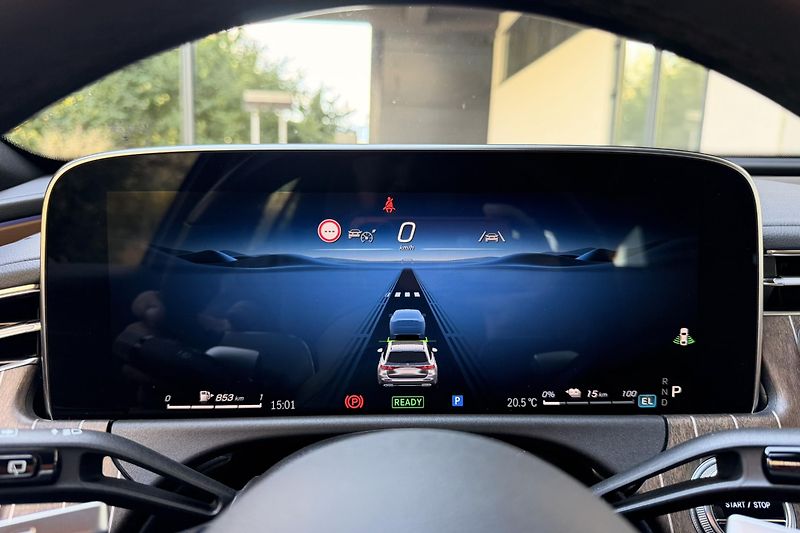 Mercedes-Benz Třídy E (2024) E 300de 4Matic  - fotka 34 z 68