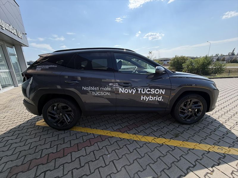 Hyundai Tucson (2026) 1,6 T-GDI HEV 4×4 AT 176 kW  G - fotka 6 z 12