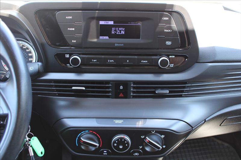 Hyundai i20 1,2 i  ČR,36.633KM,ZÁRUKA - fotka 17 z 30