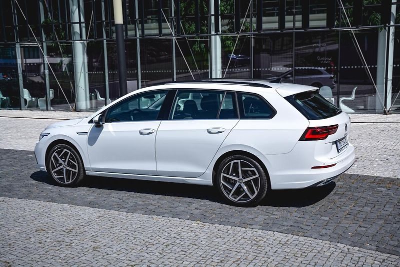 Volkswagen Golf Variant (2022) Style 1,5 eTSI 7DSG mHEV - fotka 20 z 40