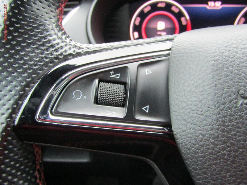 Škoda Octavia (2018) 2.0 TSI, ČR, RS, AT, navi - fotka 19 z 21