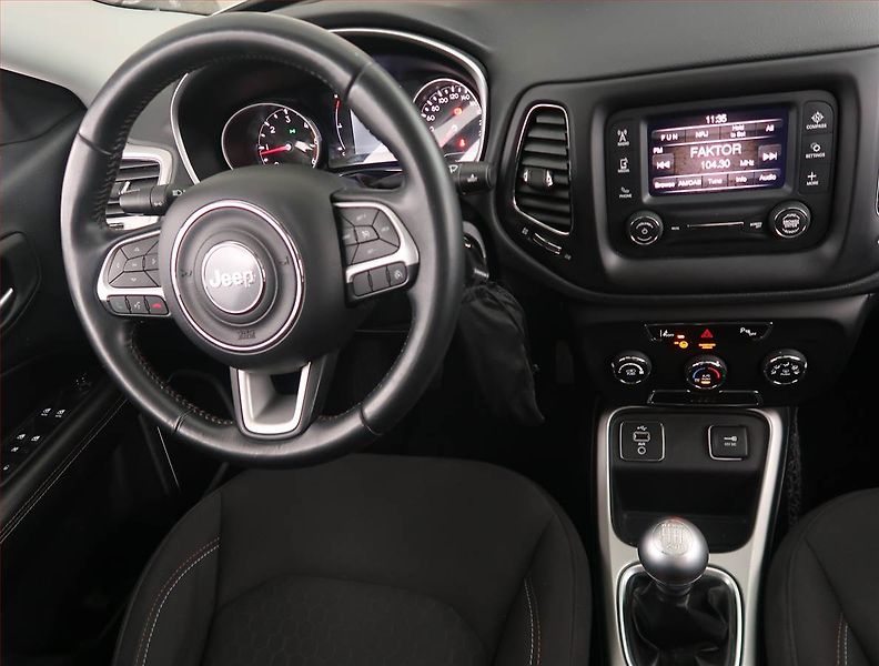 Jeep Compass (2018) 1.6 MultiJet, Serv.kniha - fotka 7 z 15