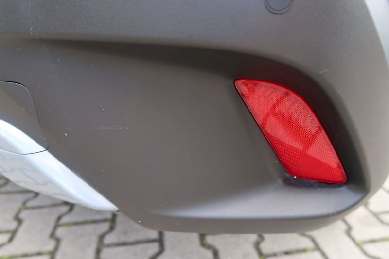 Toyota Corolla Cross (2024) Comfort Business 2,0 Hybrid 4x - fotka 26 z 28