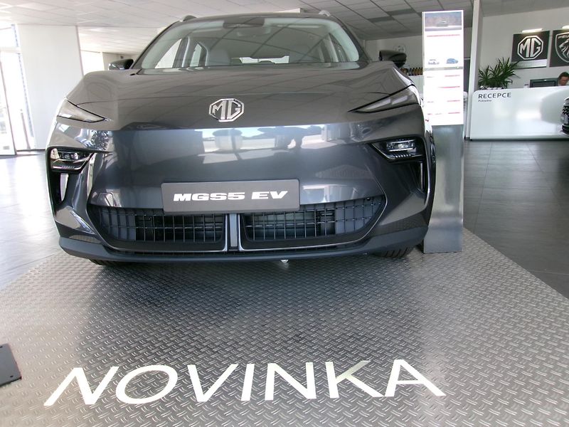 MG MGS5 EV (2025) Emotion 49kWh - fotka 3 z 29