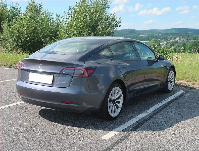 Tesla Model 3 (2022) Long Range 4WD 79kWh, SoH 89% - fotka 5 z 15