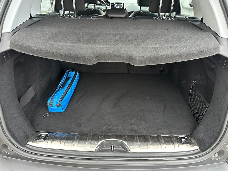 Peugeot 2008 (2016) 1.2 96kw Allure - fotka 11 z 25